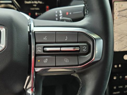 Used 2025 GMC Acadia Elevation AWD/4WD image 12