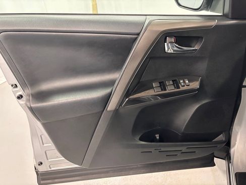 Used 2017 Toyota RAV4 SE w/ Advanced Technology Package image 16