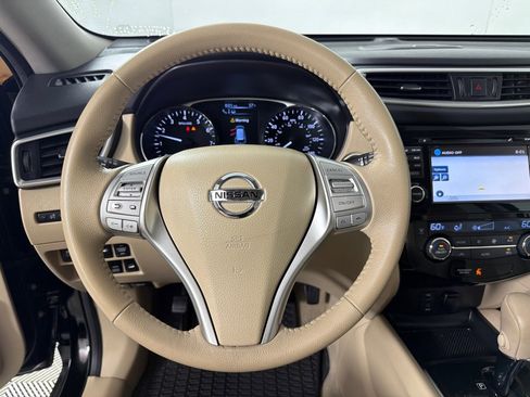 Used 2015 Nissan Rogue SL w/ SL Premium Package image 16