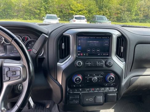 Used 2023 Chevrolet Silverado 2500 LT AWD/4WD image 11
