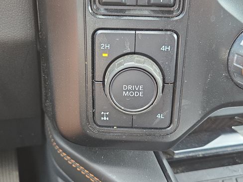 Used 2024 Ford F250 Platinum AWD/4WD image 31