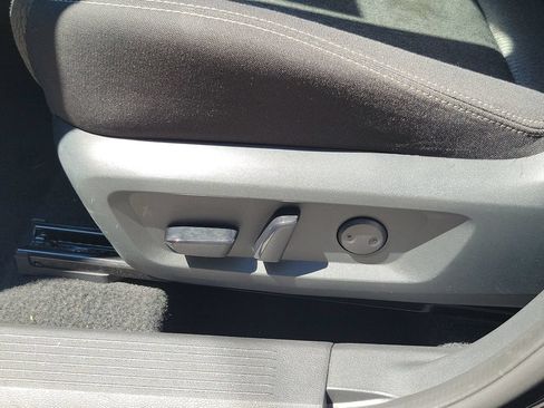 Used 2025 Nissan Rogue SV FWD image 20