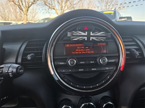 Used 2015 MINI Cooper 4-Door Hardtop image 12