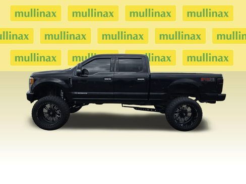 Used 2018 Ford F250 Limited w/ FX4 Off-Road Package AWD/4WD image 12