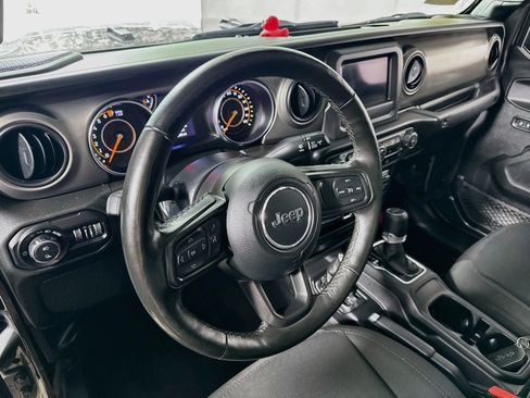 Used 2022 Jeep Gladiator Sport AWD/4WD image 11
