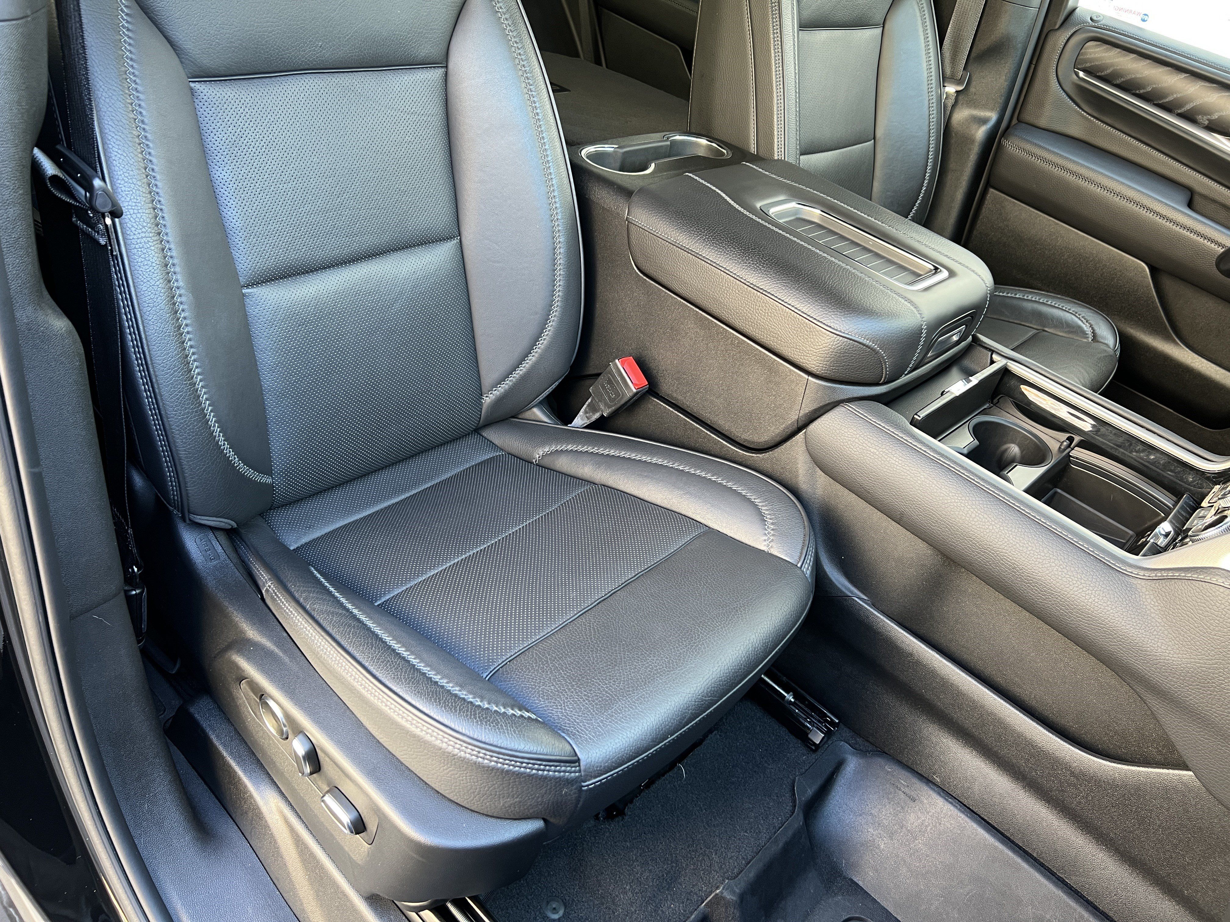 Used 2024 GMC Yukon Denali w/ Denali Reserve Package AWD/4WD image 29