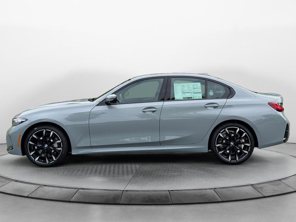 New 2026 BMW 330i xDrive Sedan w/ M Sport Package AWD/4WD image 4