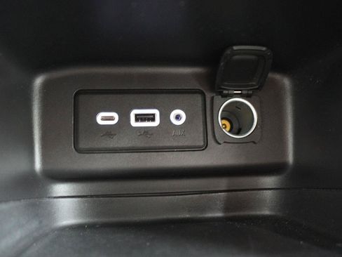 Used 2024 Chevrolet Equinox LS w/ Driver Confidence II Package FWD image 17