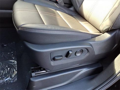 New 2026 Chevrolet Suburban High Country image 7