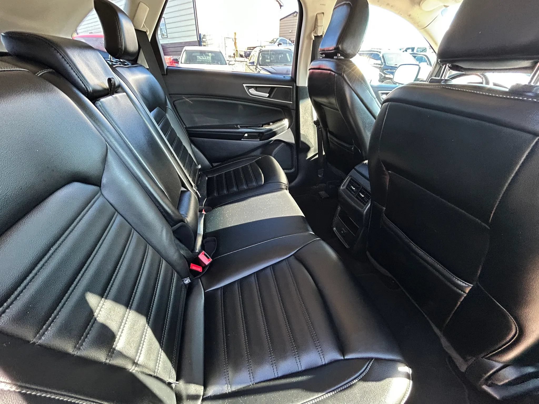 Used 2020 Ford Edge SEL FWD image 29