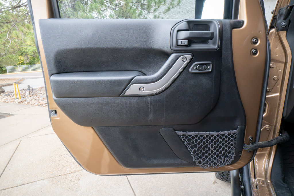 Used 2015 Jeep Wrangler Sport AWD/4WD image 7