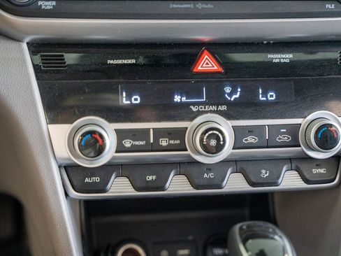 Used 2020 Hyundai Elantra SEL FWD image 14