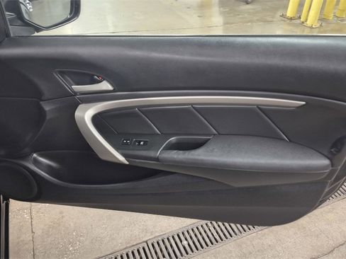 Used 2010 Honda Accord EX-L image 11