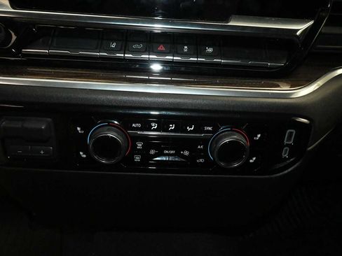 Used 2025 Chevrolet Silverado 2500 LT w/ Convenience Package AWD/4WD image 16