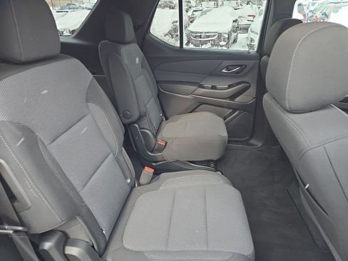 Certified 2023 Chevrolet Traverse LT w/ Rear Camera Mirror Package image 27