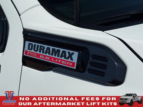 Used 2024 GMC Sierra 2500 AT4 w/ Technology Package AWD/4WD image 7