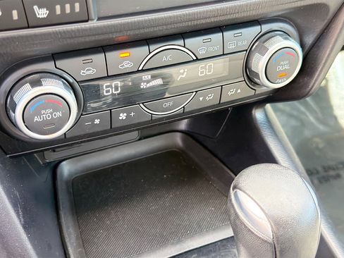 Used 2018 MAZDA MAZDA3 Grand Touring w/ Premium Equipment Package image 32