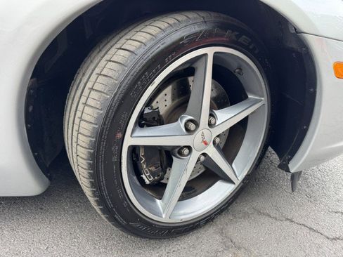 Used 2013 Chevrolet Corvette Coupe RWD image 36