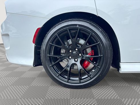 Used 2019 Dodge Charger Scat Pack w/ Plus Group RWD image 30