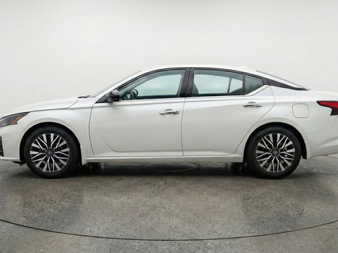 Used 2025 Nissan Altima 2.5 SV image 5