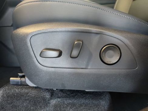 Used 2024 GMC Acadia Elevation AWD/4WD image 13