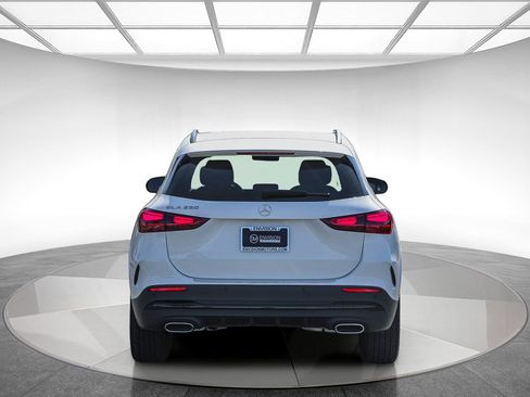 Certified 2025 Mercedes-Benz GLA 250 image 3