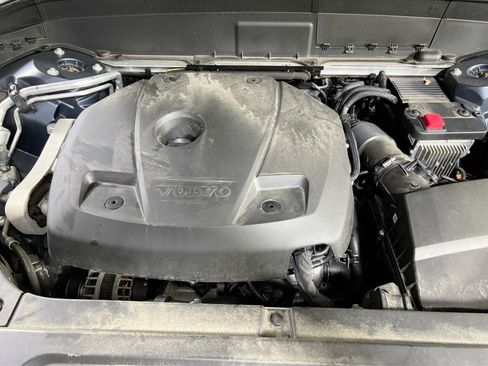 Used 2022 Volvo XC90 T5 Momentum w/ Climate Package image 32