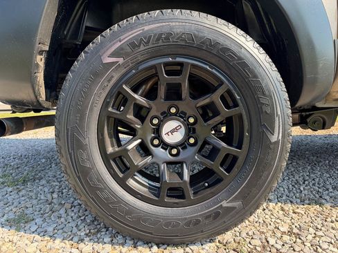 Used 2011 Toyota Tacoma 2WD Double Cab w/ Convenience Pkg image 11