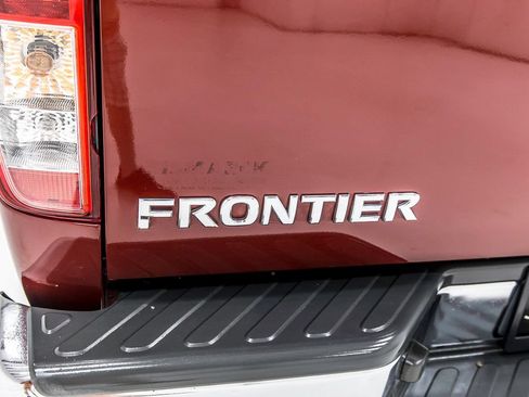 Used 2018 Nissan Frontier SV AWD/4WD image 11