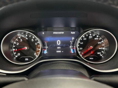 Used 2018 Jeep Compass Latitude w/ Popular Equipment Group FWD image 12
