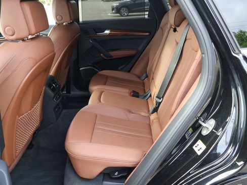 Used 2023 Audi Q5 e Premium Plus w/ Premium Plus Package image 13