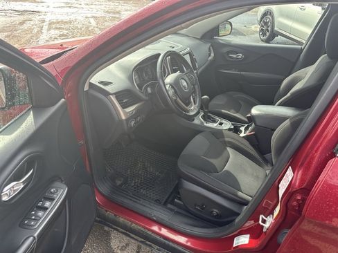 Used 2015 Jeep Cherokee Latitude w/ Comfort/Convenience Group image 9