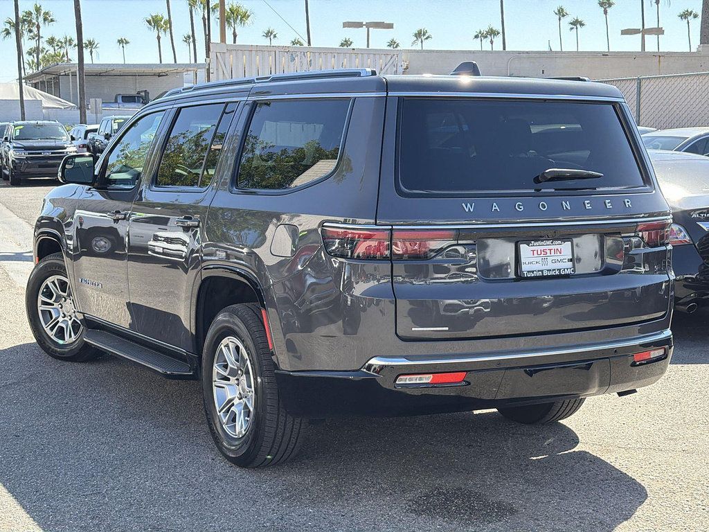 Used 2023 Jeep Wagoneer 4WD image 7