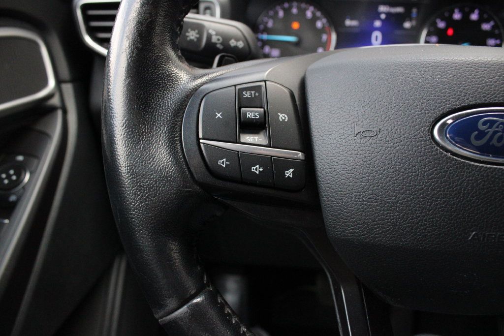 Used 2020 Ford Explorer XLT w/ Equipment Group 202A AWD/4WD image 11