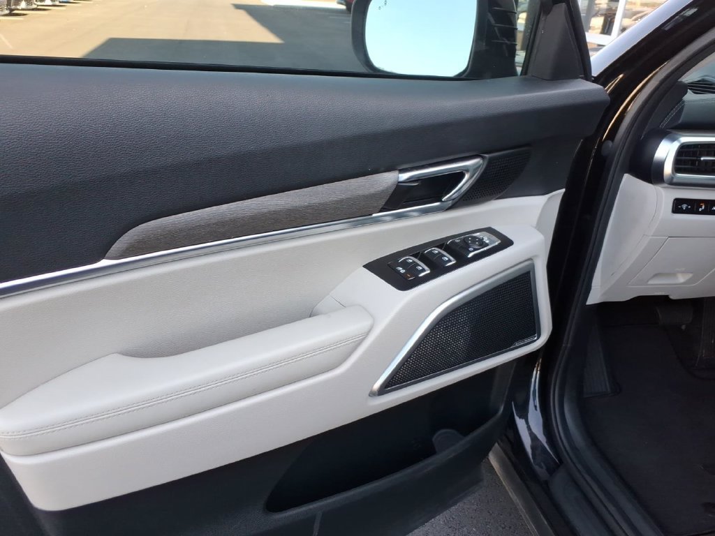 Used 2022 Kia Telluride EX w/ EX Premium Package FWD image 11