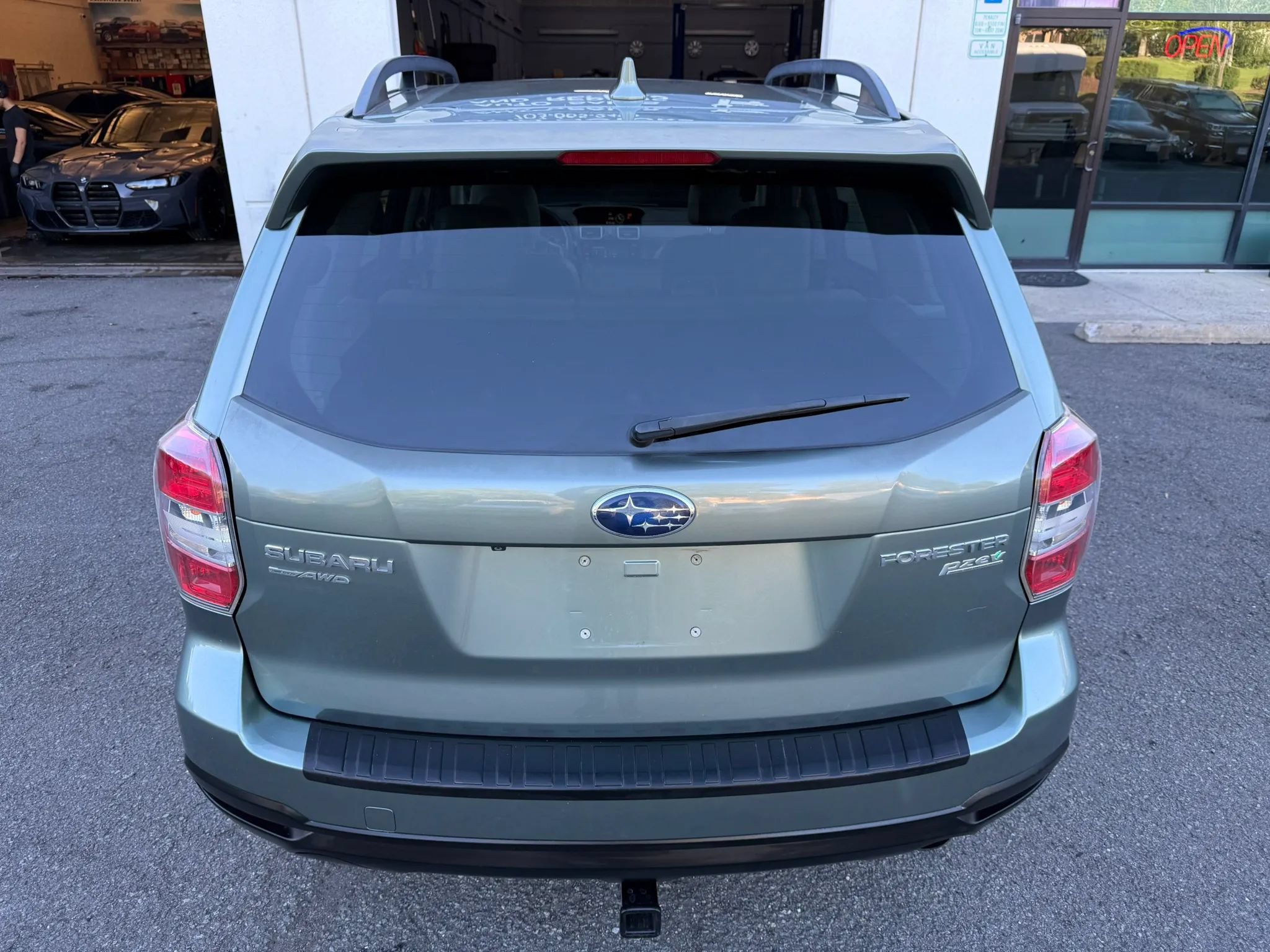Used 2016 Subaru Forester 2.5i Touring w/ Popular Package #2 AWD/4WD image 14