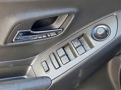 Used 2015 Chevrolet Trax LT image 15