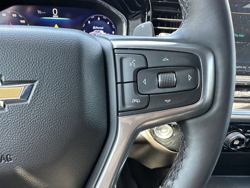 Used 2024 Chevrolet Silverado 1500 LTZ AWD/4WD image 27