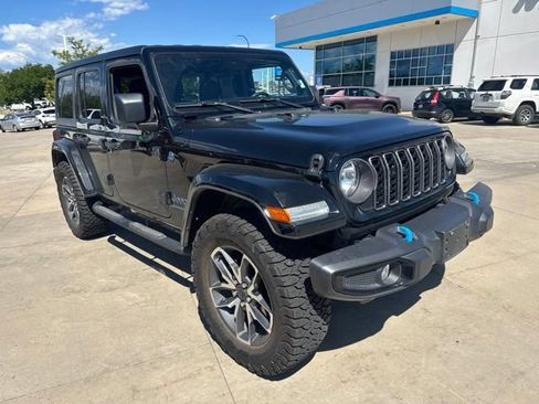 Used 2024 Jeep Wrangler Unlimited AWD/4WD image 3