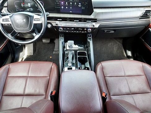 Used 2023 Kia Telluride EX w/ EX Captain's Chair Package image 23