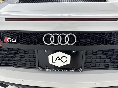 Used 2021 Audi R8 V10 w/ Premium Package image 33