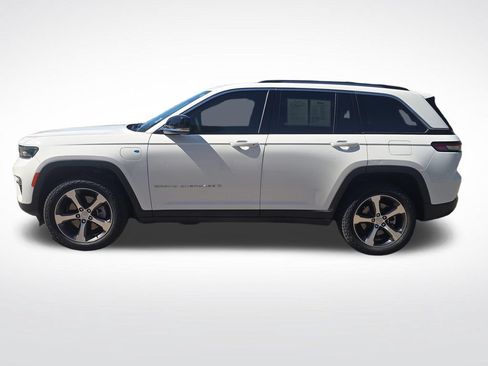 Used 2023 Jeep Grand Cherokee 4WD 4xe image 2