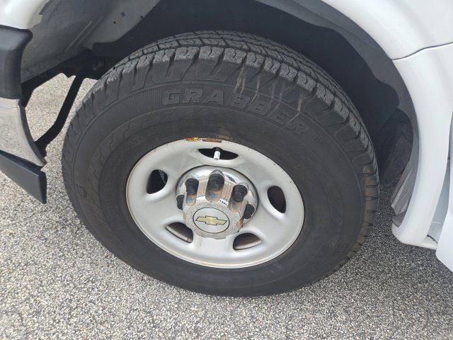 Used 2019 Chevrolet Express 3500 LT w/ LT Preferred Equipment Group RWD image 8