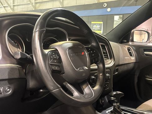 Used 2018 Dodge Charger R/T Scat Pack RWD image 19