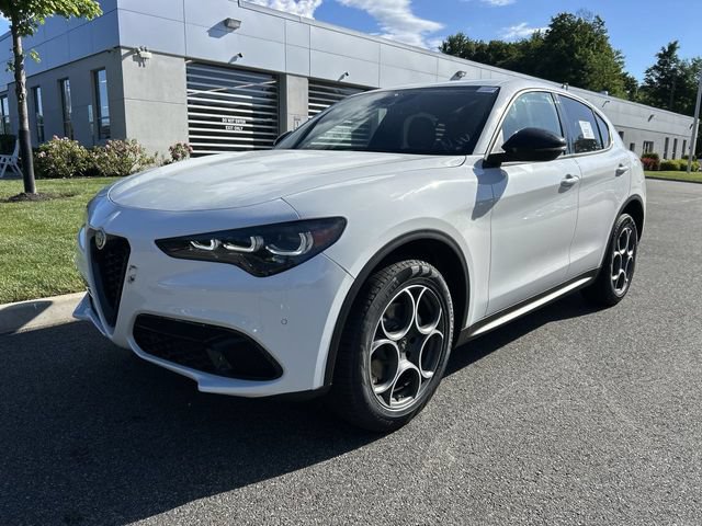 New 2026 Alfa Romeo Stelvio Sprint w/ Convenience Package AWD/4WD image 4
