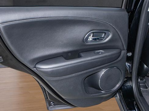 Used 2017 Honda HR-V EX-L image 11