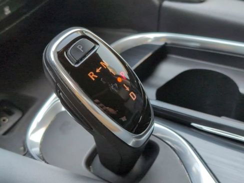 Certified 2019 Buick Enclave Essence FWD image 16