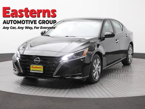 Used 2023 Nissan Altima 2.5 S FWD image 1