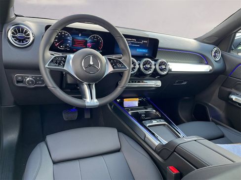 New 2026 Mercedes-Benz GLB 250 4MATIC image 7