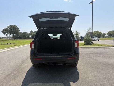 Used 2025 Ford Explorer ST-Line AWD/4WD image 11